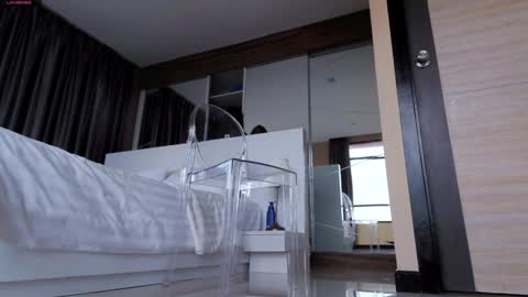 Snapshot of marie_jacob chatting on December 6, 11:00 am Marie online show from December 6, 11:00 am