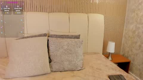 Snapshot of marie_miller_ chatting on April 24, 1:02 pm M A R I E online show from April 24, 1:02 pm