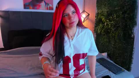 Snapshot of mariee_bloom chatting on March 18, 3:31 am Marie online show from March 18, 3:31 am