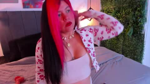 Snapshot of mariee_bloom chatting on March 26, 2:39 am Marie online show from March 26, 2:39 am