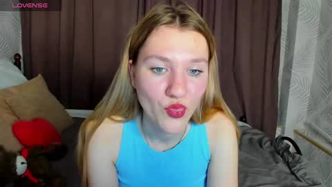 mariel_brown online show from December 4, 8:23 am