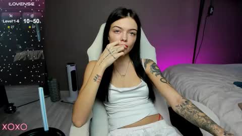 Maria  online show from October 17, 1:25 pm