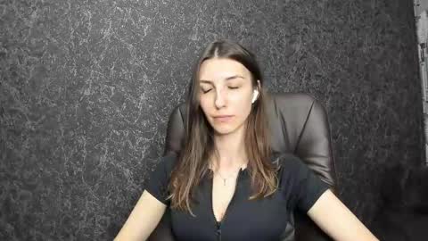 marielleanker online show from October 2, 9:05 am