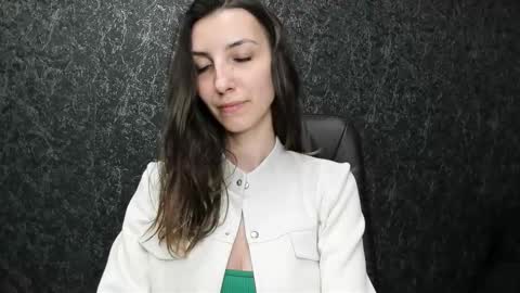 marielleanker online show from October 5, 11:08 am