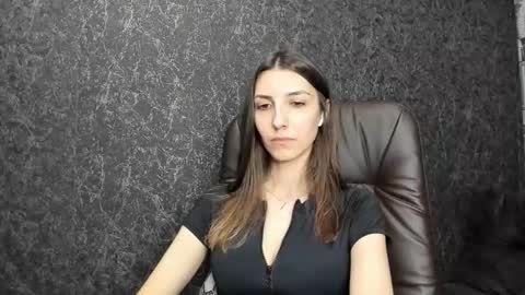 marielleanker online show from December 1, 3:11 am