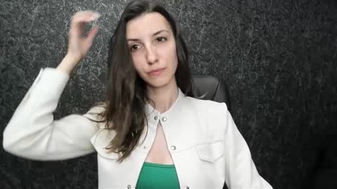 marielleanker online show from December 5, 11:19 am