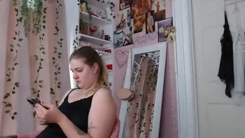 marigoldrue online show from June 25, 4:11 pm