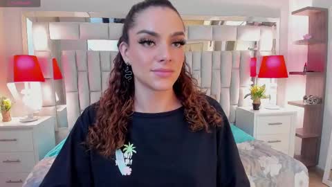 Snapshot of mariiahneedles chatting on October 8, 10:51 pm mariiahneedles online show from October 8, 10:51 pm