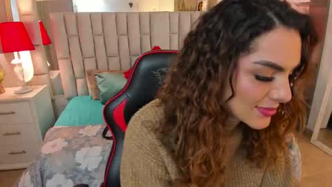 Snapshot of mariiahneedles chatting on October 11, 12:32 am mariiahneedles online show from October 11, 12:32 am