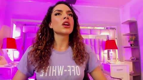 Snapshot of mariiahneedles chatting on October 21, 11:49 pm mariiahneedles online show from October 21, 11:49 pm