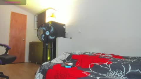 mariiahneedles online show from July 20, 11:07 pm