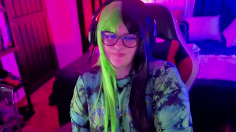 Snapshot of mariiana_velezz chatting on April 16, 6:25 am mariiana_velezz online show from April 16, 6:25 am