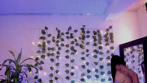 Snapshot of mariianadiaz1_ chatting on February 6, 6:13 pm Maryyy online show from February 6, 6:13 pm