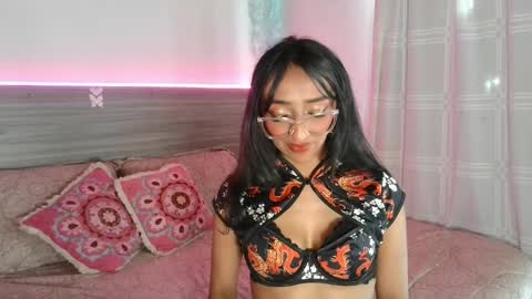 Luna Dulk online show from April 16, 4:30 pm