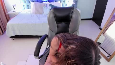 marilyn_rosse__ online show from March 19, 2:10 pm