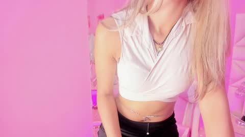 Stefany  online show from November 26, 7:59 pm