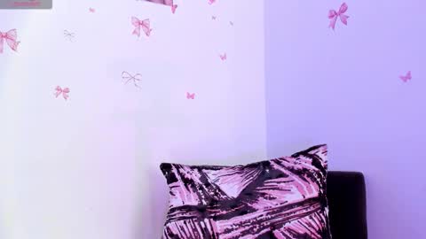 Marilyn online show from November 18, 8:24 pm