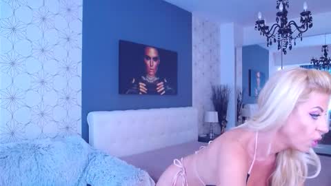 Mary Mais online show from September 28, 6:52 am