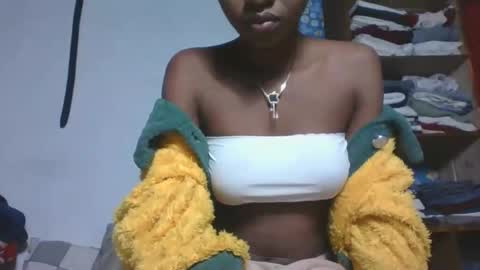 Snapshot of marinagold69 chatting on May 16, 1:46 am marinagold69 online show from May 16, 1:46 am