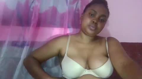 Snapshot of marinarahe chatting on December 17, 6:03 pm marinarahe online show from December 17, 6:03 pm