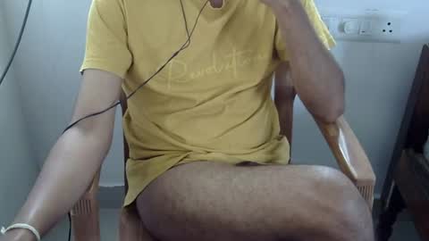 Snapshot of marinavine chatting on July 19, 1:09 am The SHY UncutBoy online show from July 19, 1:09 am