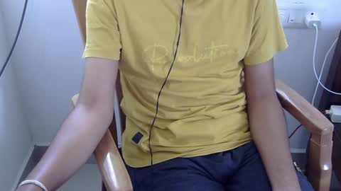 Snapshot of marinavine chatting on July 26, 6:10 am The SHY UncutBoy online show from July 26, 6:10 am