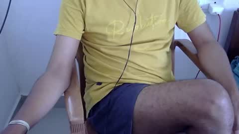 Snapshot of marinavine chatting on August 3, 9:48 am The SHY UncutBoy online show from August 3, 9:48 am