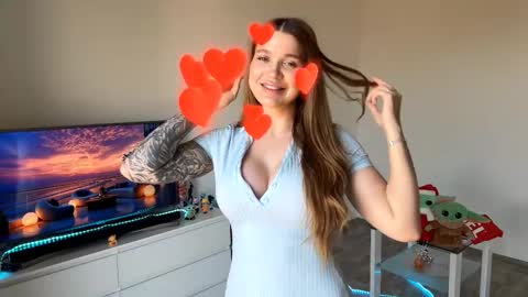 Mia online show from November 6, 9:43 am