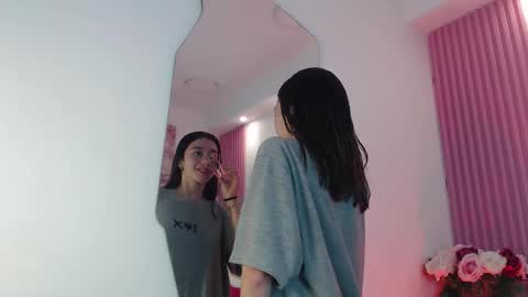 Snapshot of marinette_lux chatting on February 15, 6:48 pm marinette online show from February 15, 6:48 pm