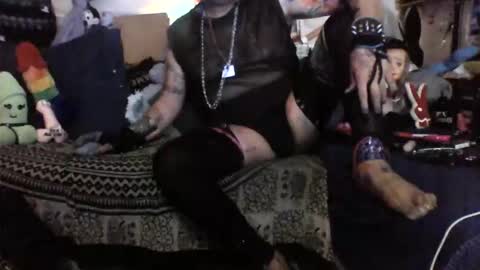 Snapshot of mario_1974 chatting on March 15, 6:41 am Ray online show from March 15, 6:41 am