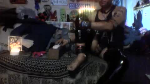 Snapshot of mario_1974 chatting on March 23, 12:03 am Ray online show from March 23, 12:03 am