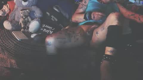 Snapshot of mario_1974 chatting on April 5, 1:36 am Ray online show from April 5, 1:36 am