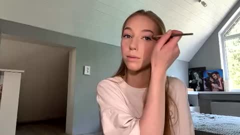 Amelia online show from June 21, 9:45 am