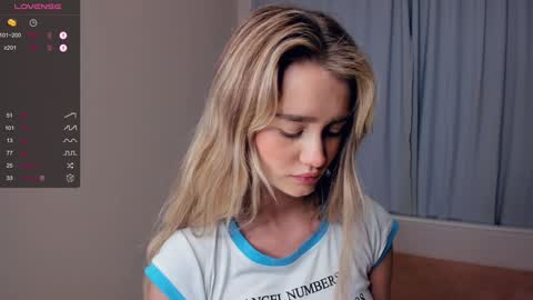 Alivia. online show from December 7, 6:10 am