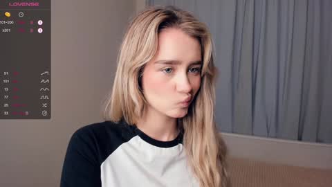 Alivia. online show from December 18, 6:10 am
