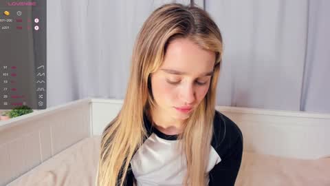 Alivia. online show from December 25, 12:15 pm