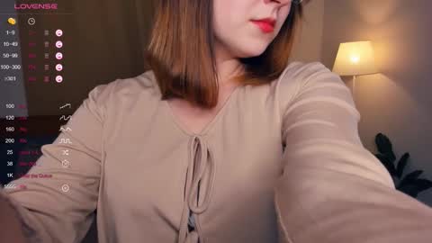 Alivia. online show from October 14, 6:31 pm