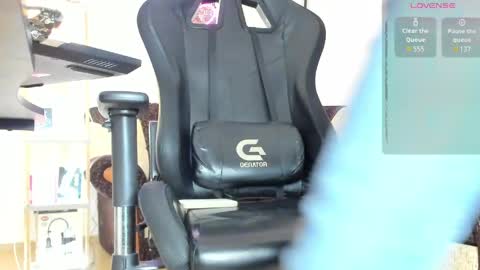 Snapshot of marioslim chatting on April 9, 6:41 am marioslim online show from April 9, 6:41 am