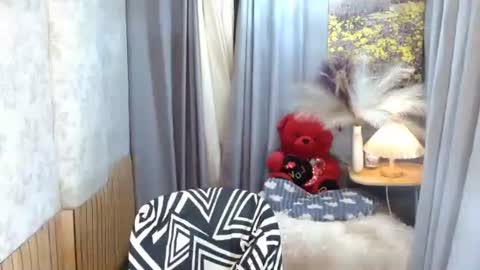 LEAH online show from June 10, 5:23 pm