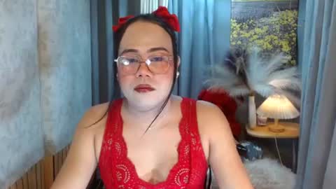 LEAH online show from June 14, 5:04 pm