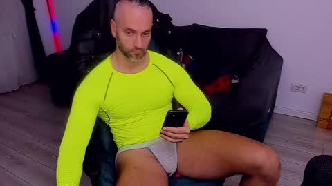 MarisMuscle online show from December 26, 7:13 am