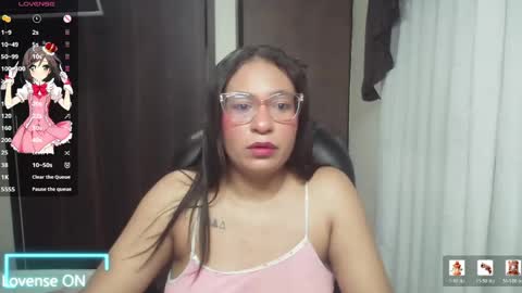 Snapshot of maritsa_millerr chatting on May 2, 11:26 am maritsa online show from May 2, 11:26 am