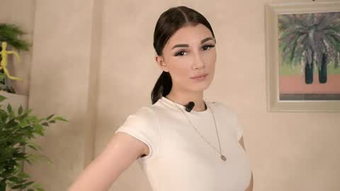 Snapshot of marivelmahlke chatting on March 14, 10:53 am Mari online show from March 14, 10:53 am