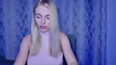 mariwell online show from June 17, 11:38 pm