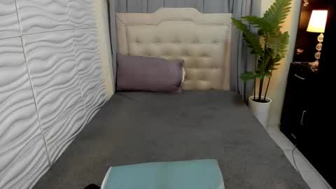 IM YOUR BABE GIRL LYCA online show from October 10, 1:43 pm