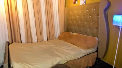 IM YOUR BABE GIRL LYCA online show from December 14, 11:15 am