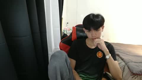 mark1544388 online show from May 28, 6:38 pm