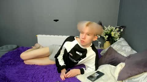 Snapshot of mark_brain chatting on March 29, 11:32 am mark_brain online show from March 29, 11:32 am