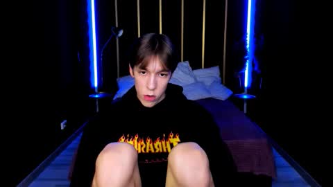 Snapshot of mark_branston chatting on October 7, 3:53 pm Mark online show from October 7, 3:53 pm