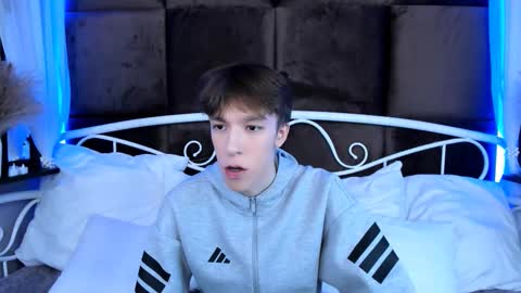 Snapshot of mark_branston chatting on November 16, 10:32 am Mark online show from November 16, 10:32 am